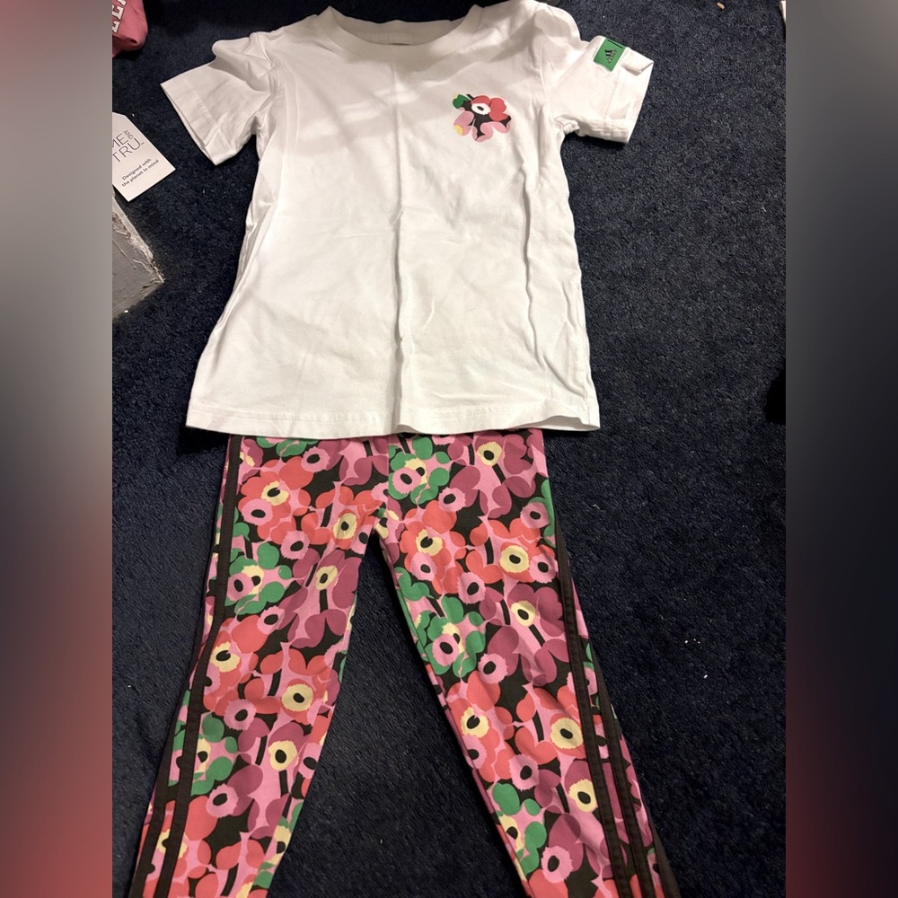 Adidas 2-3Y shirt & Leggings outfit Marimekko